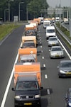 Oranje caravanstoet (foto: René Oudshoorn)