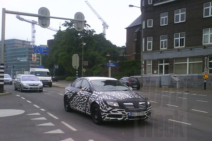 Opel Insignia vijfdeurs | Foto: Arno van Heijster