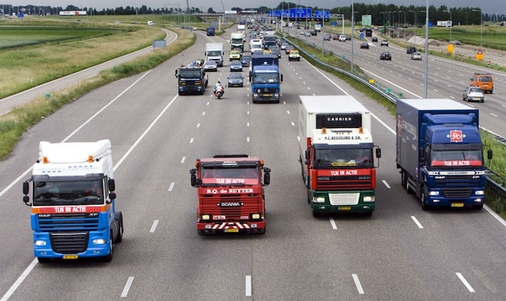 'Langzaam-aan-acties' vrachtautochauffers | Foto: 