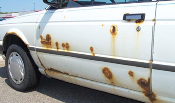Roestige auto