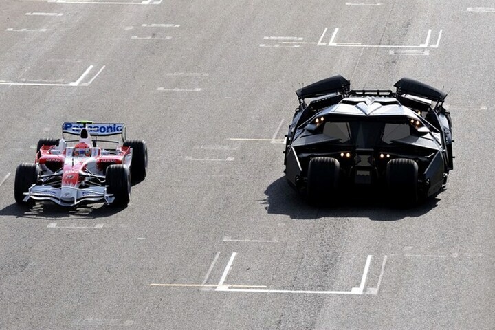 Toyota F1 en Batmobiel