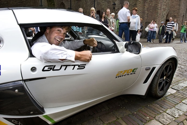 Minister Eurlings in Exige Tri-fuel | foto: ANP