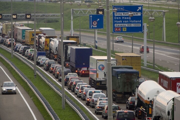 Vrachtauto's in de file | Foto: ANP