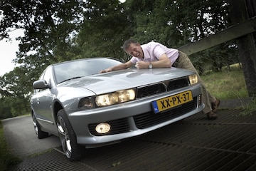 Mitsubishi Galant