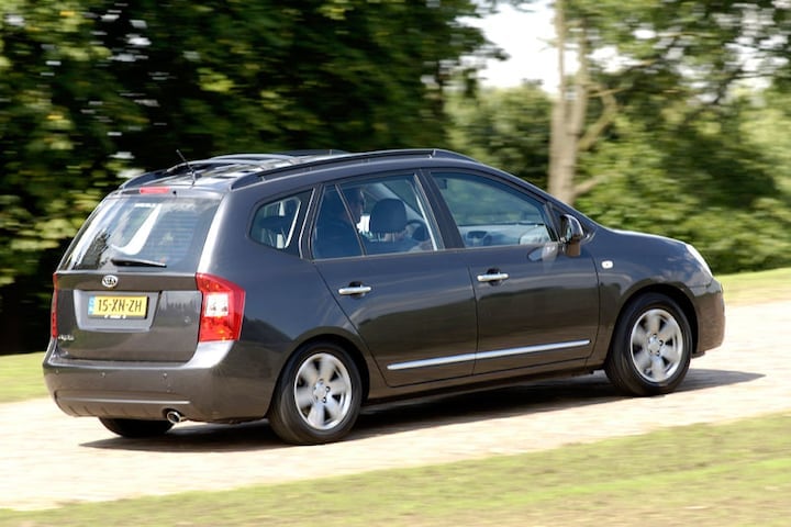 Kia Carens 2.0 CVVT X-ecutive