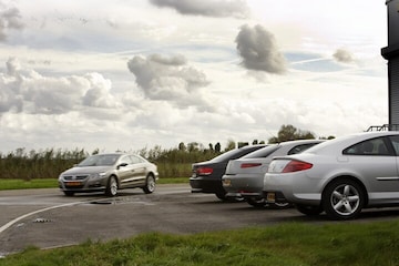 Volkswagen Passat CC-BMW 320i Coupé-Alfa GT-Peugeo