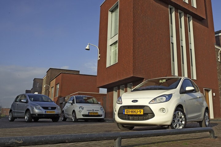 Ford Ka 1.2 Titanium  Fiat 500 1.2 Lounge - Volks