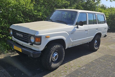 Deze Toyota Land Cruiser is voor de eeuwigheid gemaakt