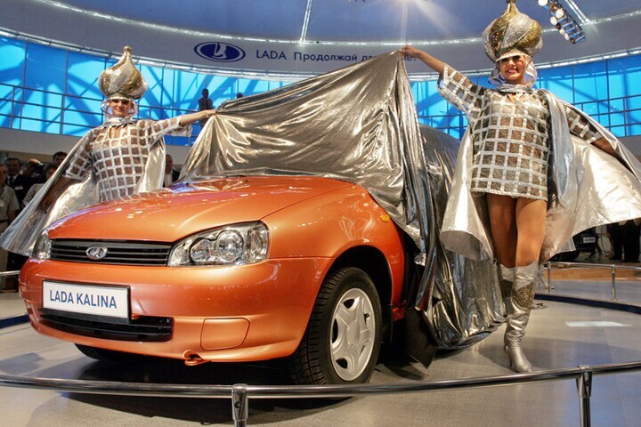 Lada Kalina op autoshow in Moskou 2005 | Foto: ANP