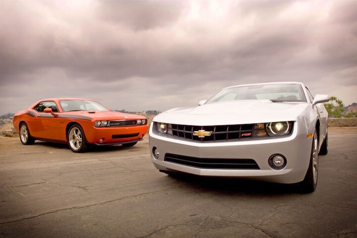 Chevrolet Camaro en Dodge Challenger