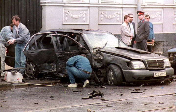 Aanslag op Mercedes S-klasse in Moskou | Foto: ANP