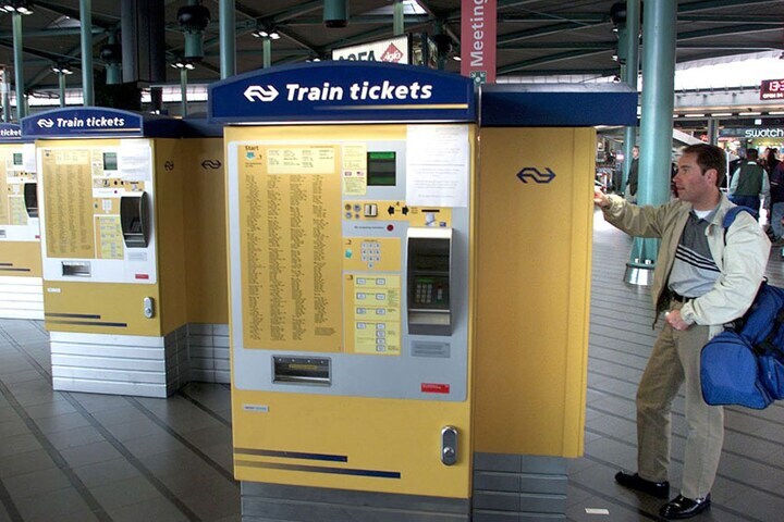 Treinkaartjesautomaat op Schiphol | Foto: ANP