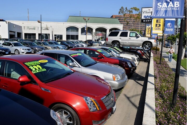 Saab-dealer in Bevery Hills | Foto: ANP/AFP