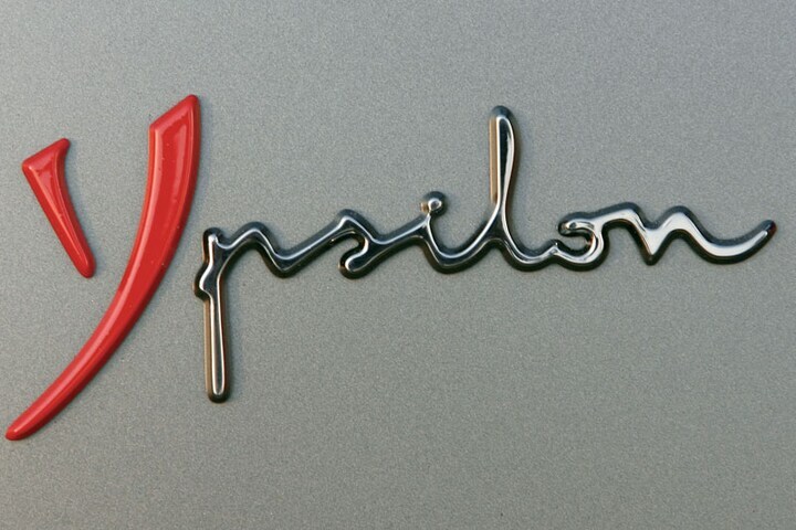 Lancia Ypsilon logo