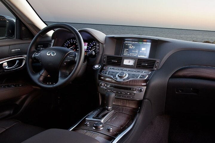 Infiniti M