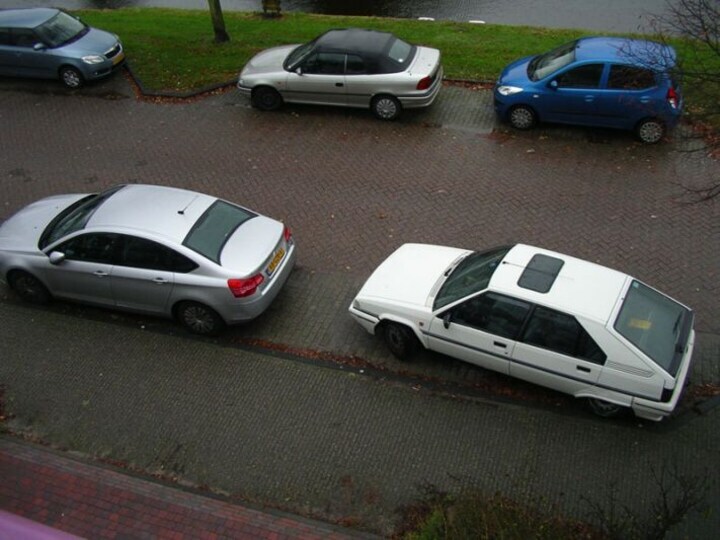 Citroën BX en auto's van de buren