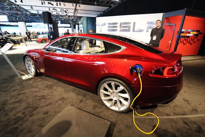Tesla Model S op de autoshow in Detroit | Foto: AN