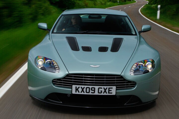 Aston Martin V12 Vantage
