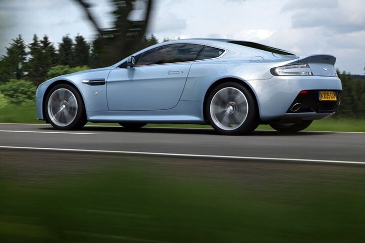 Aston Martin V12 Vantage