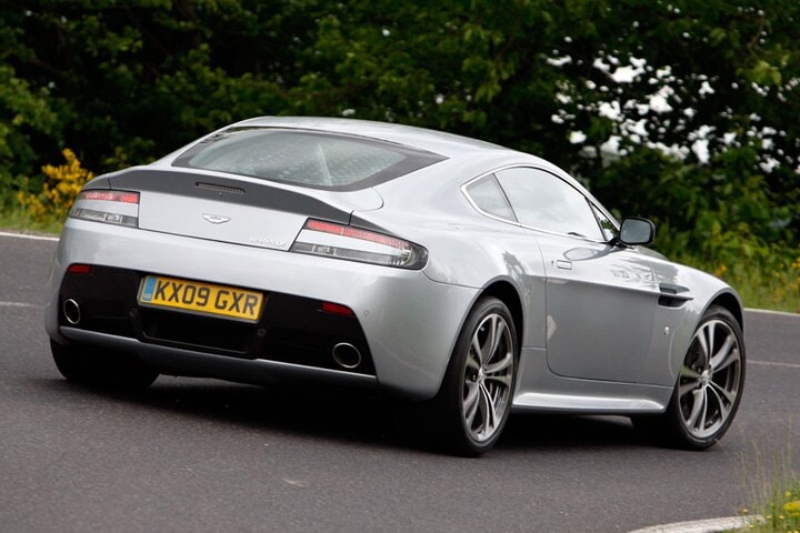 Aston Martin V12 Vantage