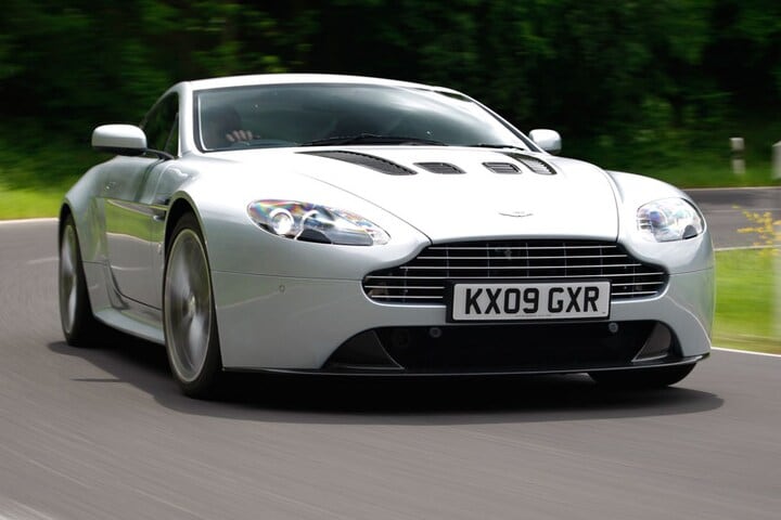 Aston Martin V12 Vantage