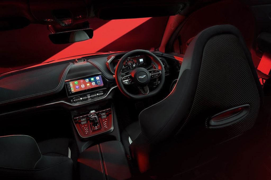 Aston Martin DBX S