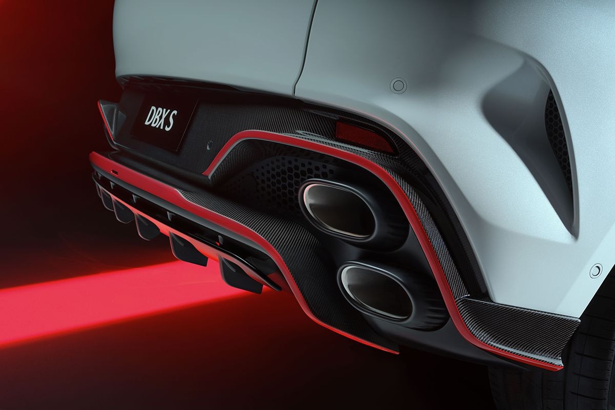 Aston Martin DBX S