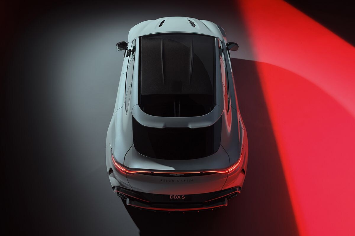 Aston Martin DBX S