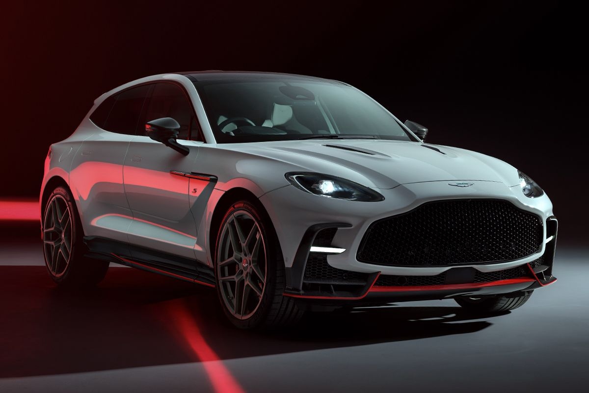 Aston Martin DBX S