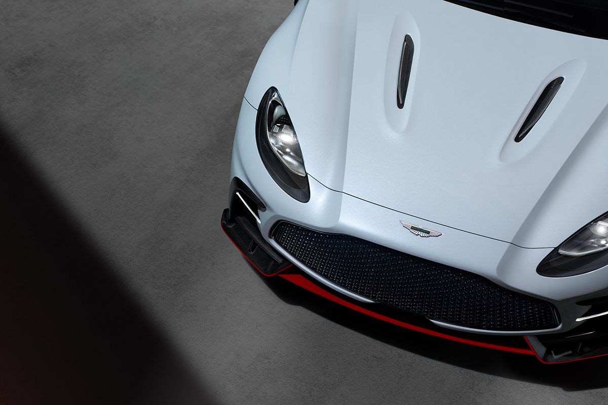 Aston Martin DBX S