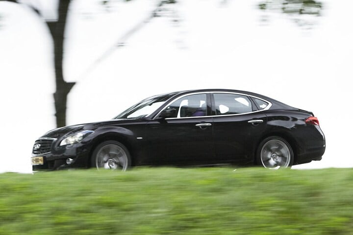 Infiniti M37