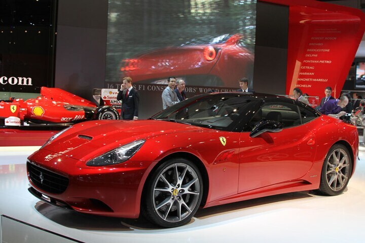 Ferrari California op de Autosalon van Parijs