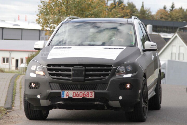 Mercedes ML 63 AMG 2011