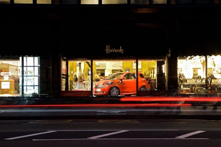 Aston Martin Cygnet bij Harrods