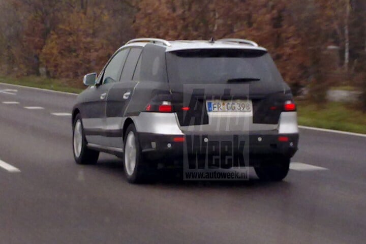 Mercedes M-klasse 2011 op Nederlandse snelweg
