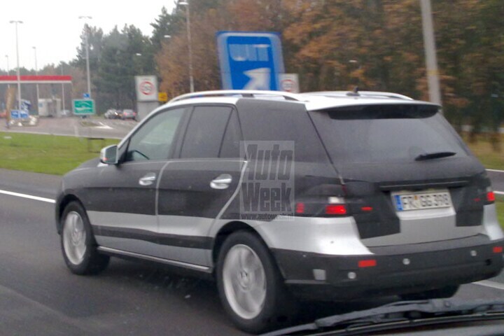 Mercedes M-klasse 2011 op Nederlandse snelweg