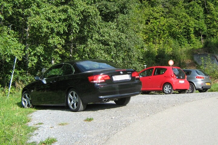 BMW 325i Cabrio huurauto in Zwitserland