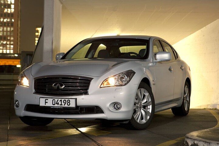 Infiniti M35h