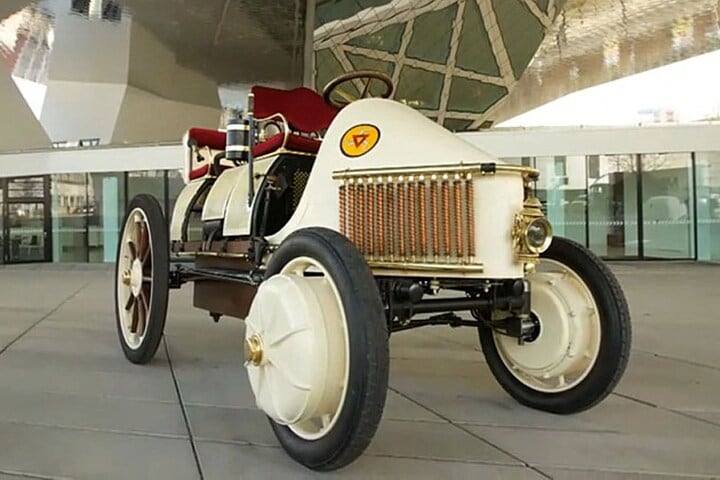 Porsche Semper Vivus