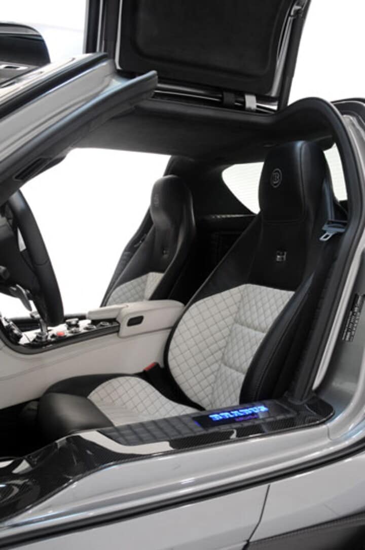 BRABUS 700 Biturbo