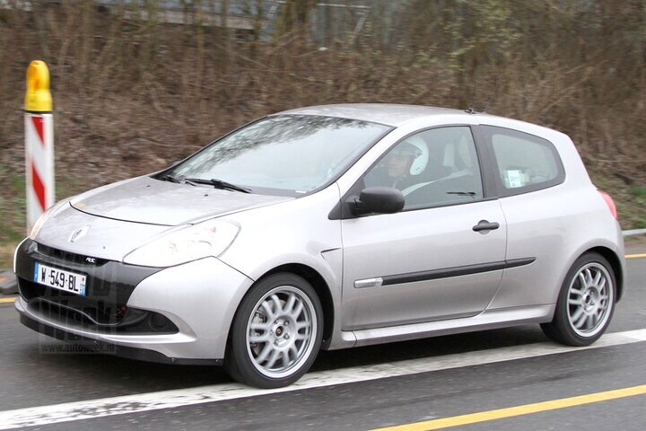 Renault Clio RS mule