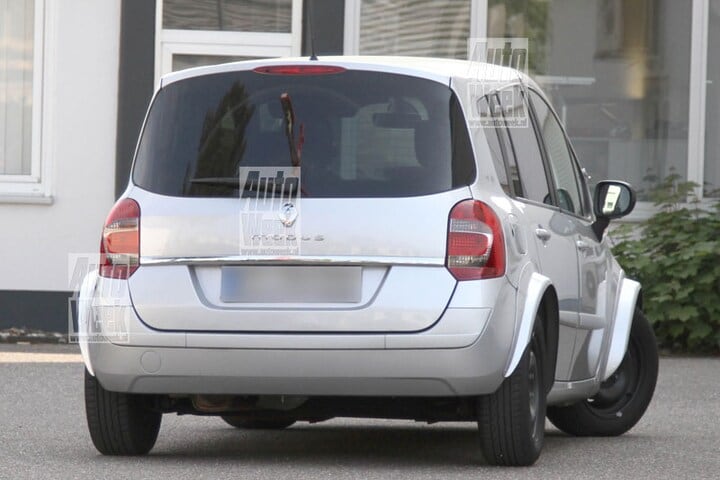 Renault Modus mule