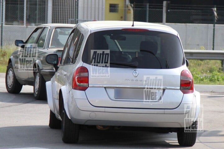 Renault Modus mule