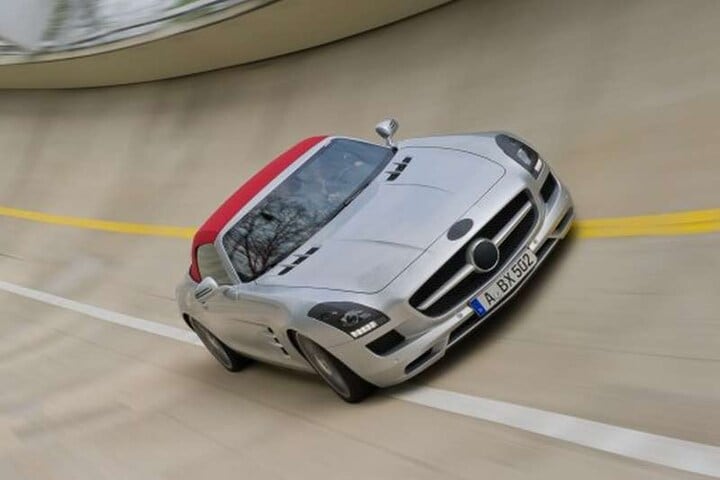Mercedes SLS AMG Roadster