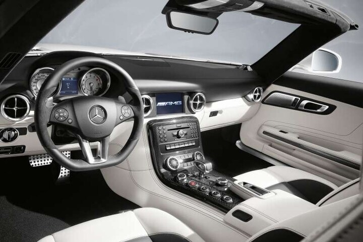Mercedes SLS AMG Roadster