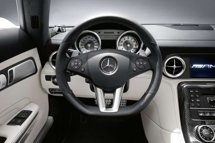 Mercedes SLS AMG Roadster