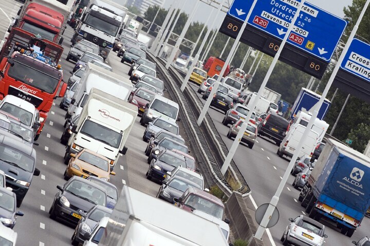 Vrachtwagens in de file | Foto: ANP