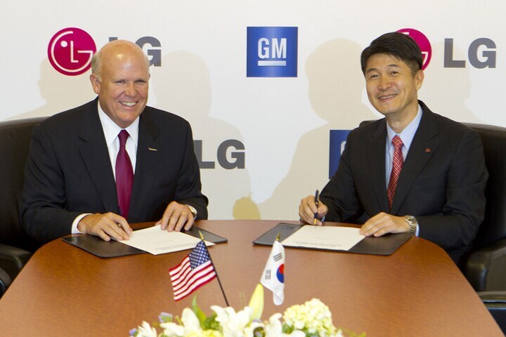Samenwerking GM en LG - Akerson (l) en Juno Cho