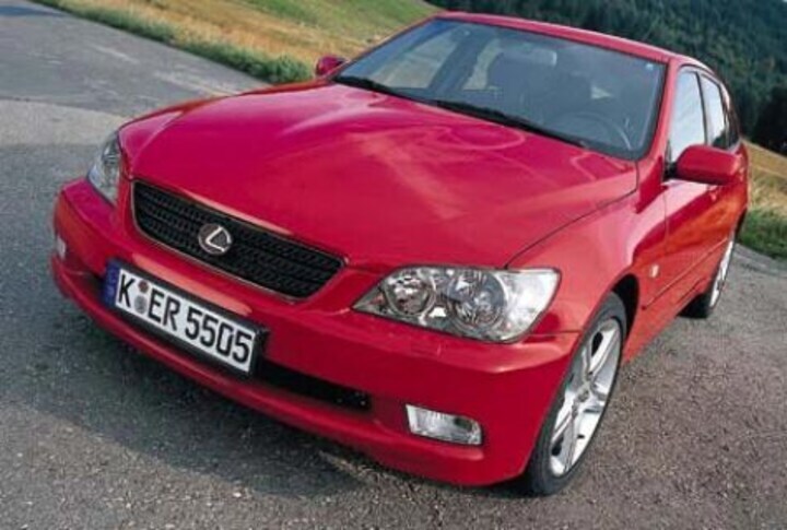 Gereden: Lexus IS 300 SportCross