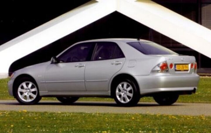 Lexus IS